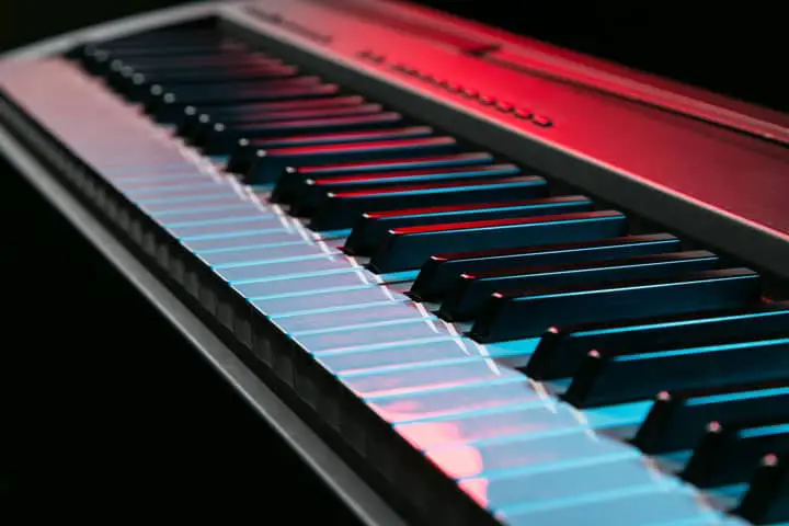 best keyboard piano under 200