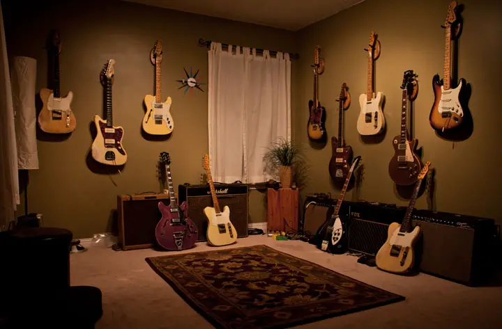 how to store guitar cases