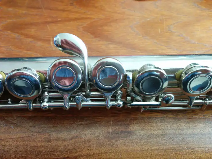 how to clean a flute